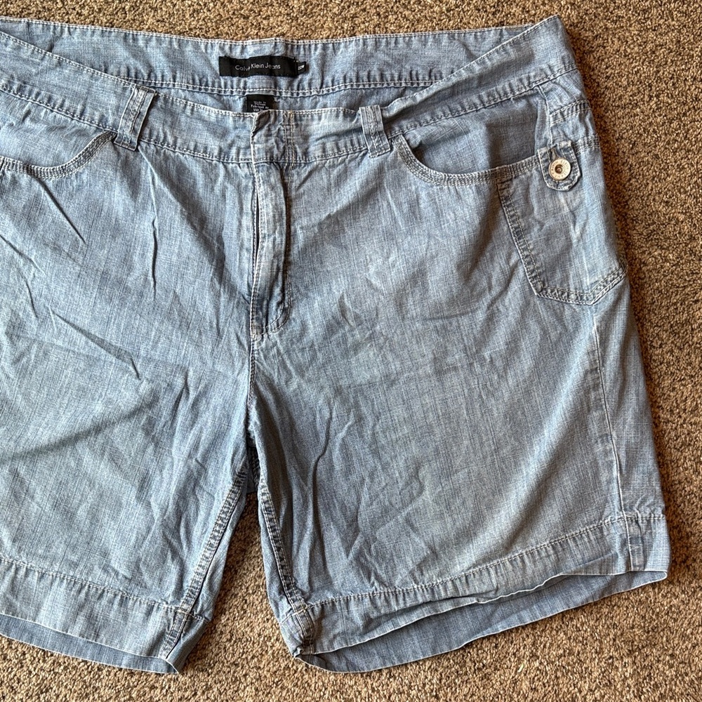 Croft & Barrow | Light Wash Denim Shorts - Women's